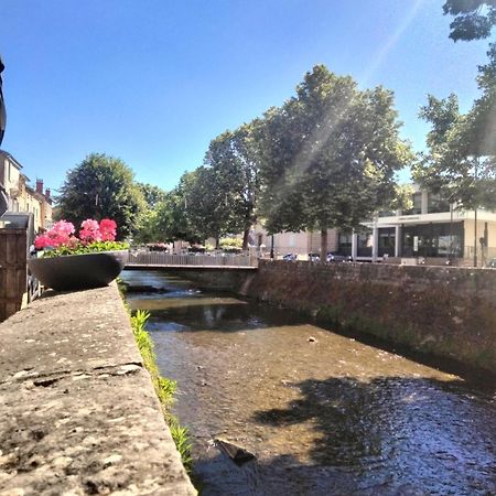 Maison Prestige Le Donjon Des Plaisirs Jacuzzi Montluel Zewnętrze zdjęcie